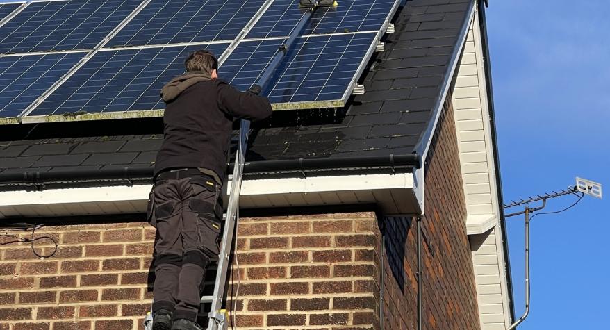 Solar panel maintenance - Doncaster 